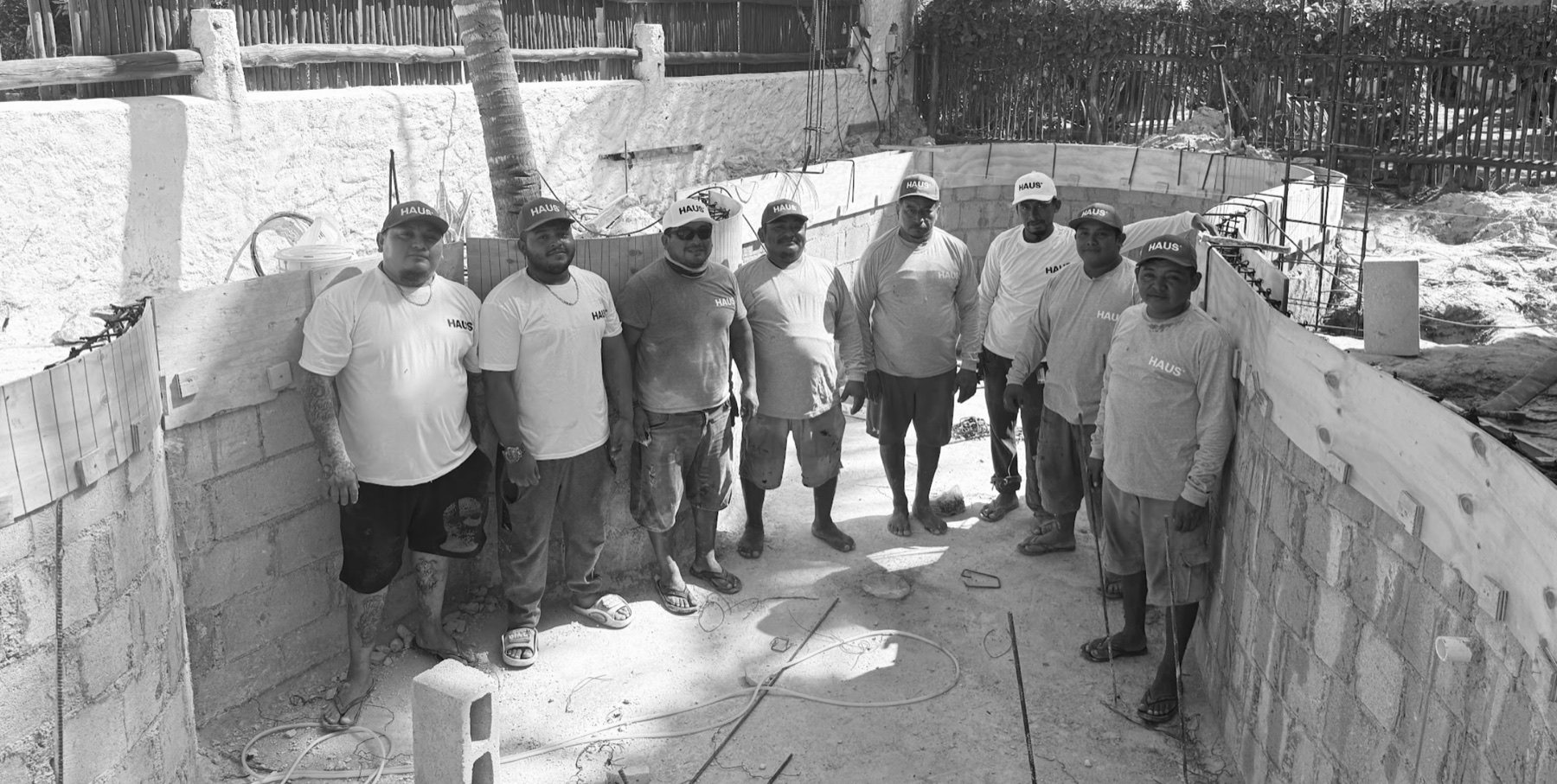 Equipo de HAUS en obra, Holbox